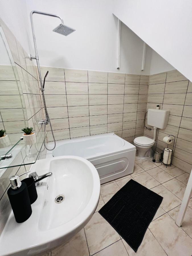 Apartament In Regim Hotelier King Mediaş 外观 照片