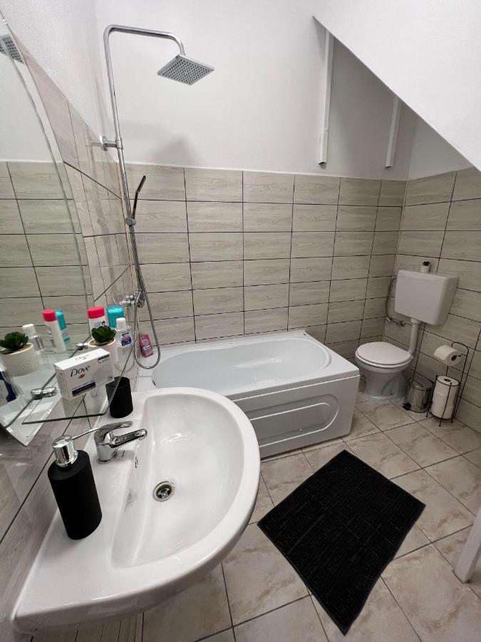 Apartament In Regim Hotelier King Mediaş 外观 照片